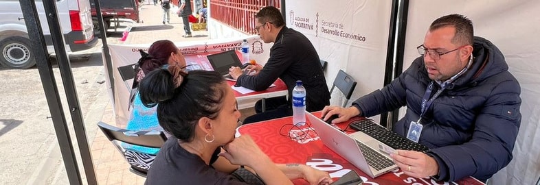 La DIAN y la Cámara de Comercio de Facatativá impulsan la formalización empresarial en la plaza de mercado del municipio