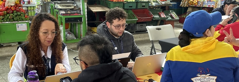 La DIAN lleva la formalización a la localidad de Engativá, en Bogotá