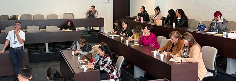 Mujeres emprendedoras de Bogotá destacan el acompañamiento de la DIAN en su camino hacia la formalización